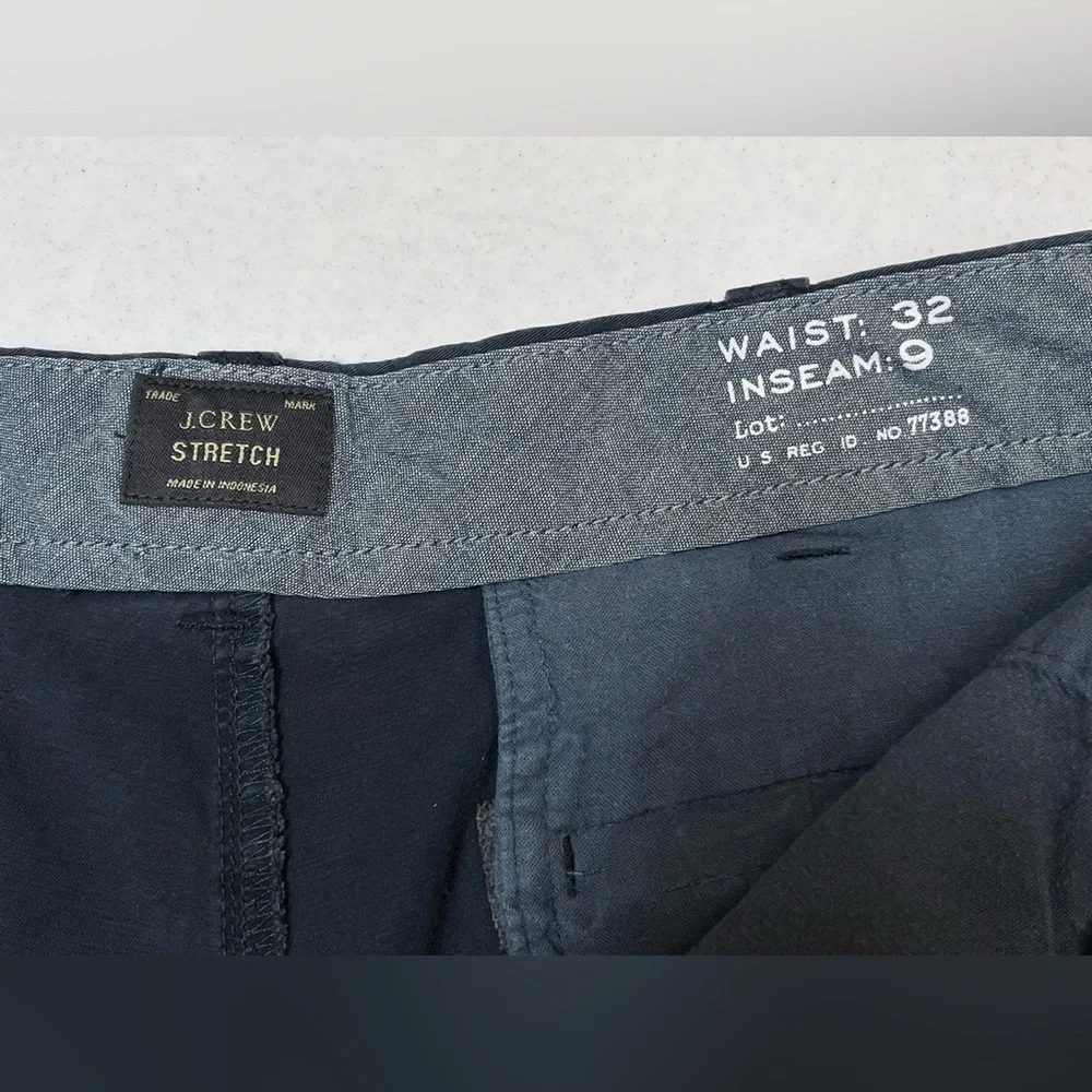 J. Crew Men’s Dark Blue 9” Chino Shorts. Stretch Material. Size 32.